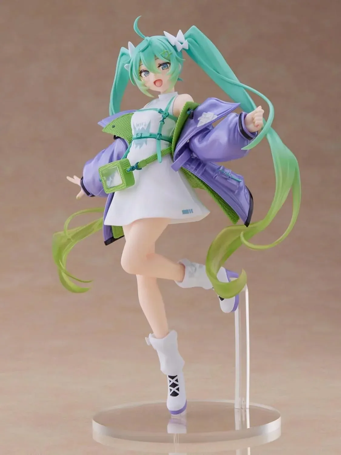 Taito Hatsune Miku Fashion Figure Sporty Style Collectible Toy Model
